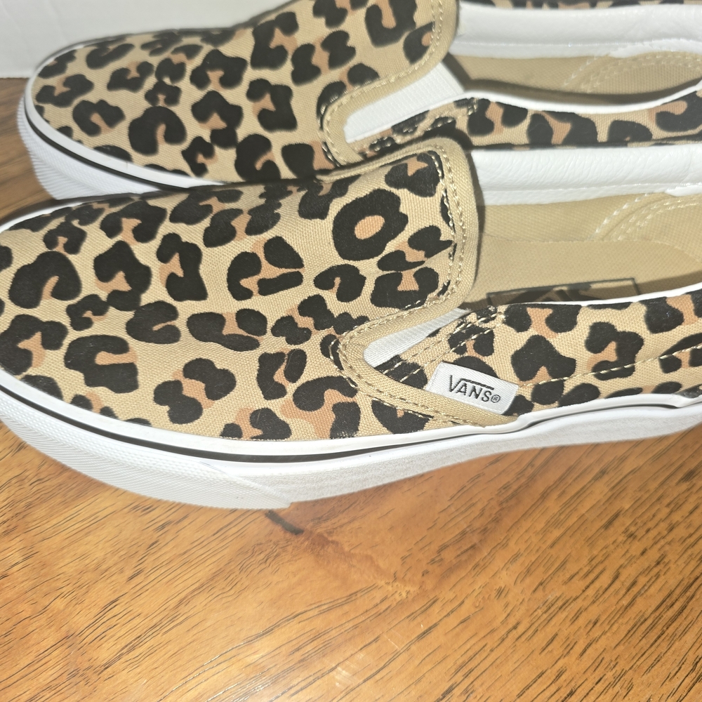 VANS Slip On Leopard Print Sneakers Shoes - Men 3.5 Women 5 new Cheetah Trendy
